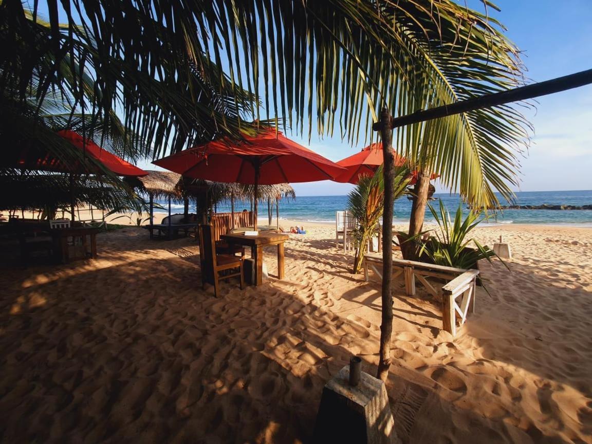 Blue Horizon Beach Hotel Tangalle Kültér fotó