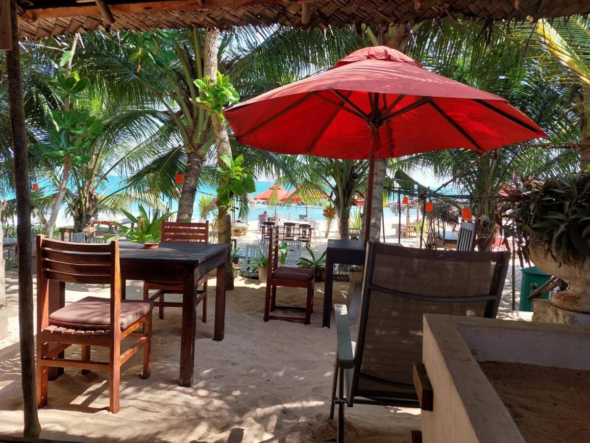 Blue Horizon Beach Hotel Tangalle Kültér fotó